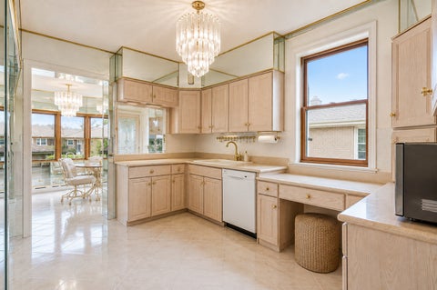 Tiny photo for 3944 W Greenleaf Avenue, Lincolnwood, IL 60712 (MLS # 12726161)