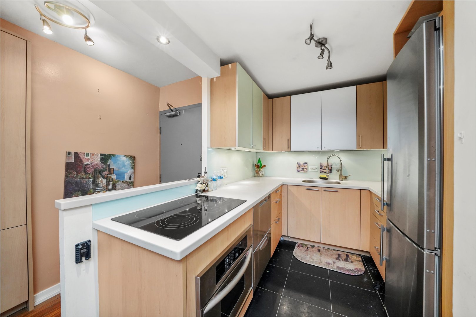 247 E Chestnut Street 502