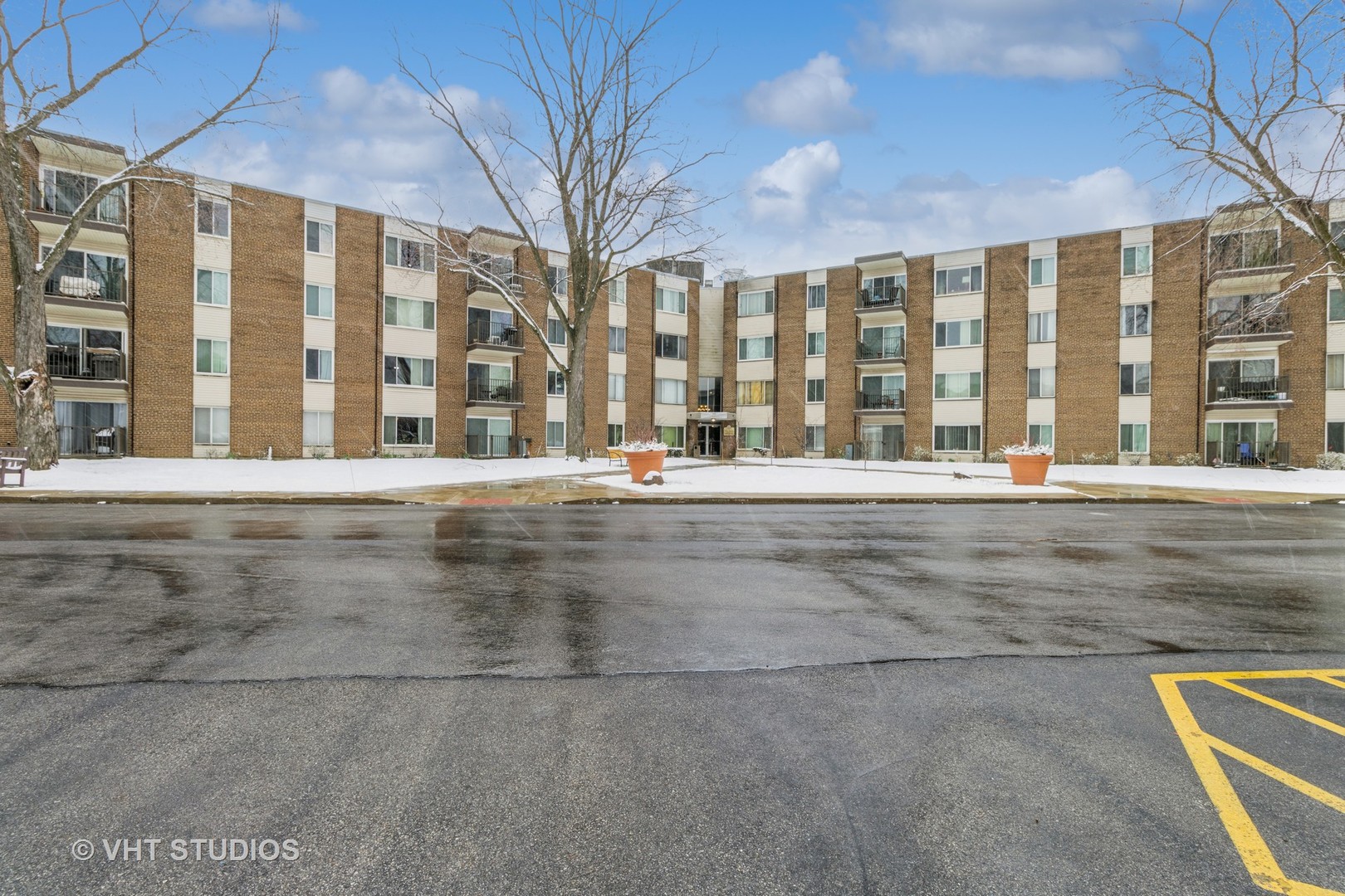 View Palatine, IL 60067 condo