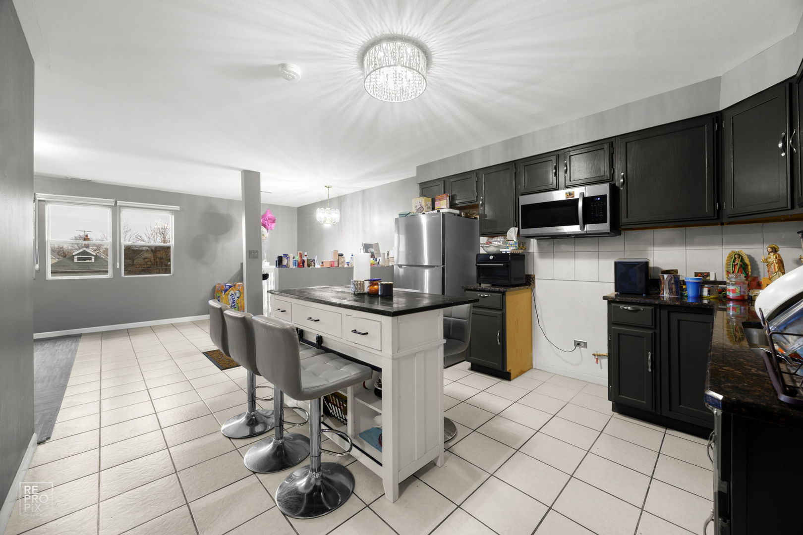 3432 W 60th Place