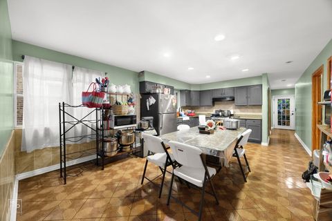 Tiny photo for 3432 W 60th Place, Chicago, IL 60629 (MLS # 12607478)