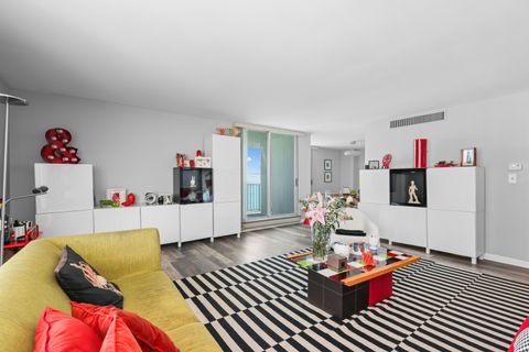 Tiny photo for 6033 N Sheridan Road #24B, Chicago, IL 60660 (MLS # 12640319)