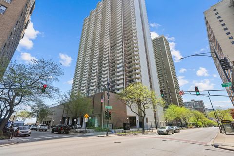 Photo of 6033 N Sheridan Road #24B, Chicago, IL 60660 (MLS # 12640319)