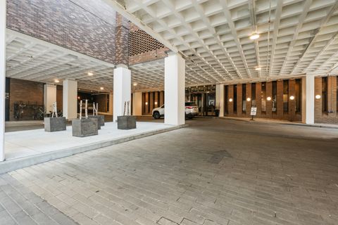 Tiny photo for 6033 N Sheridan Road #24B, Chicago, IL 60660 (MLS # 12640319)