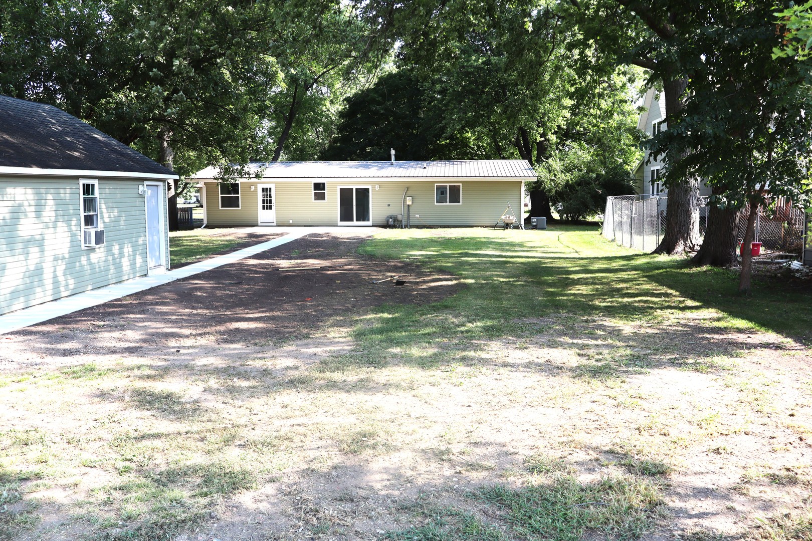 240 W Pine Street