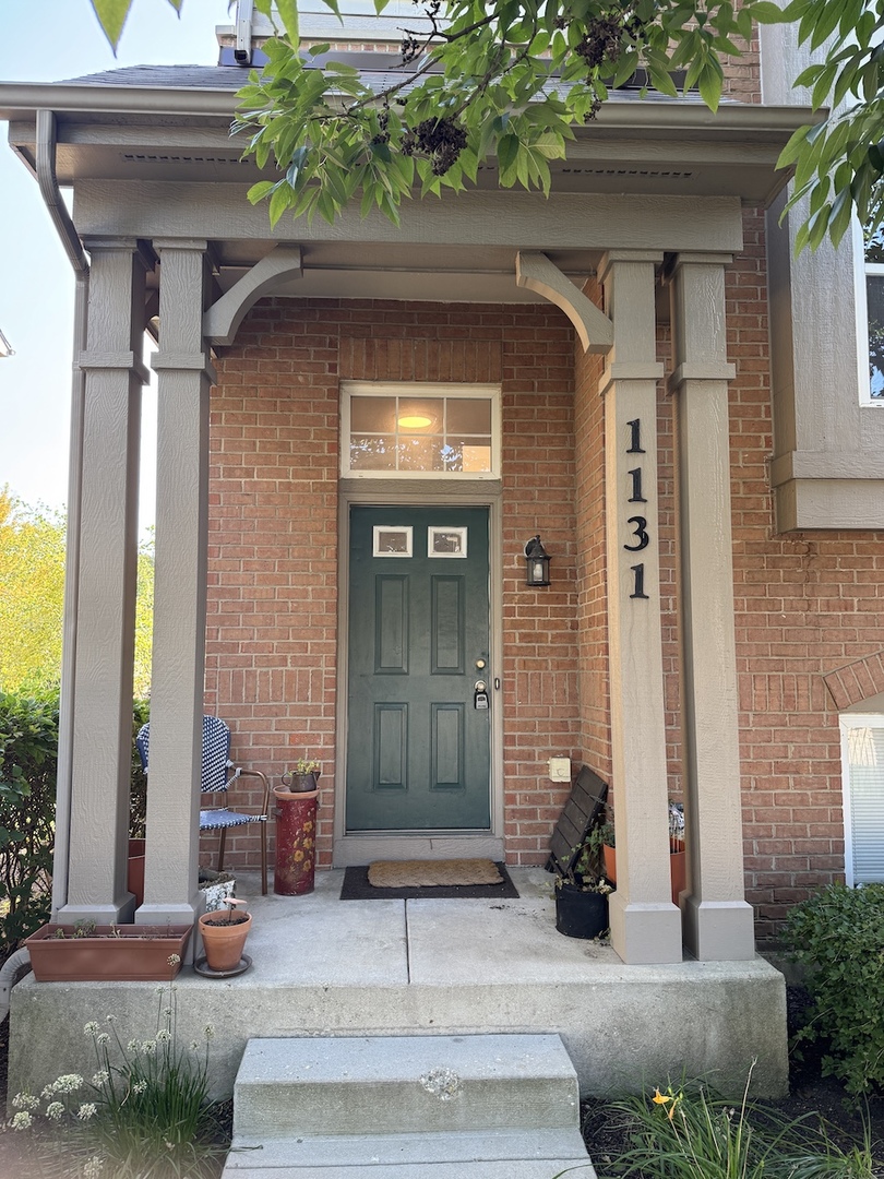 1131 N Claremont Drive