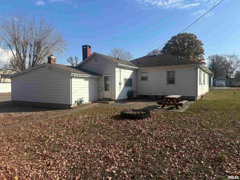 Tiny photo for 301 S EAST Street, Pinckneyville, IL 62274 (MLS # EB460479)