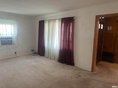 Tiny photo for 301 S EAST Street, Pinckneyville, IL 62274 (MLS # EB460479)