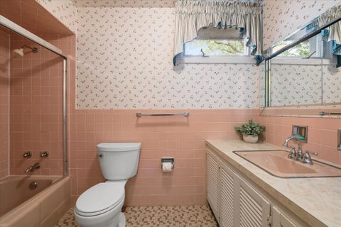 Tiny photo for 211 Sumac Road, Highland Park, IL 60035 (MLS # 12757507)