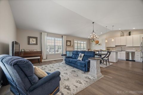 Tiny photo for 1126 Mandalay Lane #1126, Bolingbrook, IL 60490 (MLS # 12431755)