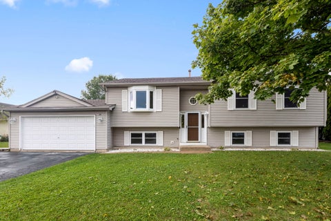 Photo of 219 NEWPORT Trail, McHenry, IL 60050 (MLS # 12787900)