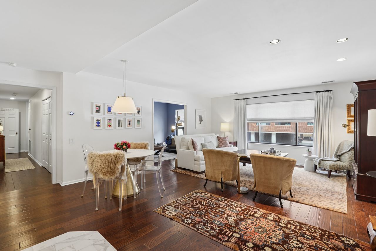 525 Grove Street 2D