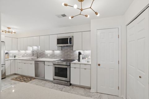 Tiny photo for 525 Grove Street #2D, Evanston, IL 60201 (MLS # 12656632)