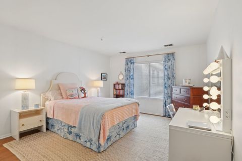 Tiny photo for 525 Grove Street #2D, Evanston, IL 60201 (MLS # 12656632)