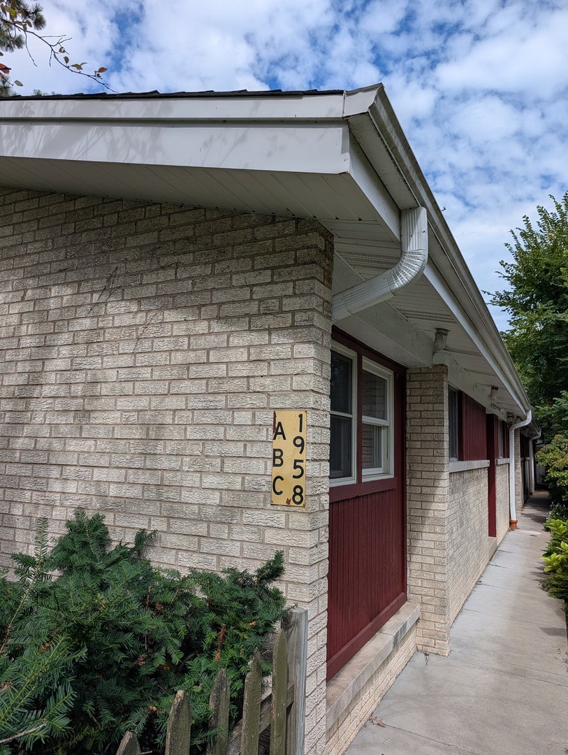 1958 W Morse Avenue A