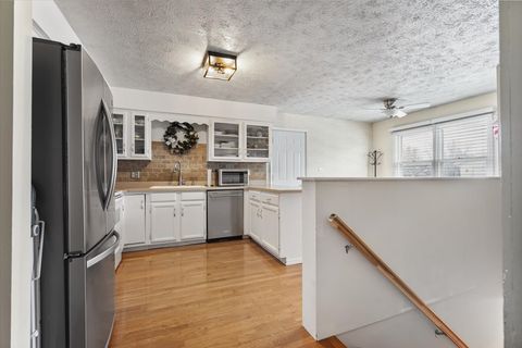 Tiny photo for 2 Yew Court, Bloomington, IL 61701 (MLS # 12532509)