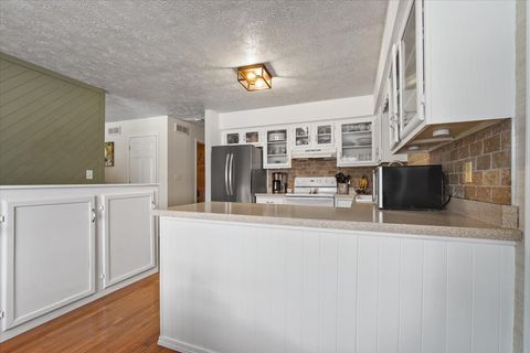 Tiny photo for 2 Yew Court, Bloomington, IL 61701 (MLS # 12532509)