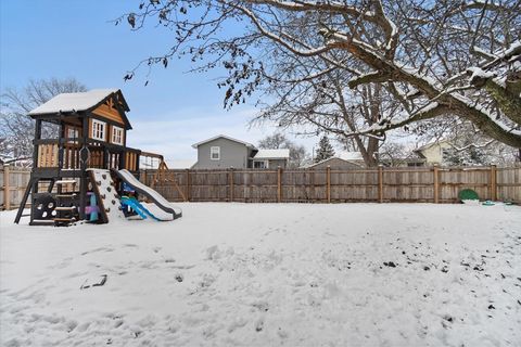 Tiny photo for 2 Yew Court, Bloomington, IL 61701 (MLS # 12532509)