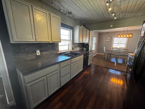 Tiny photo for 517 N Vine Street, Duquoin, IL 62832 (MLS # 12594432)