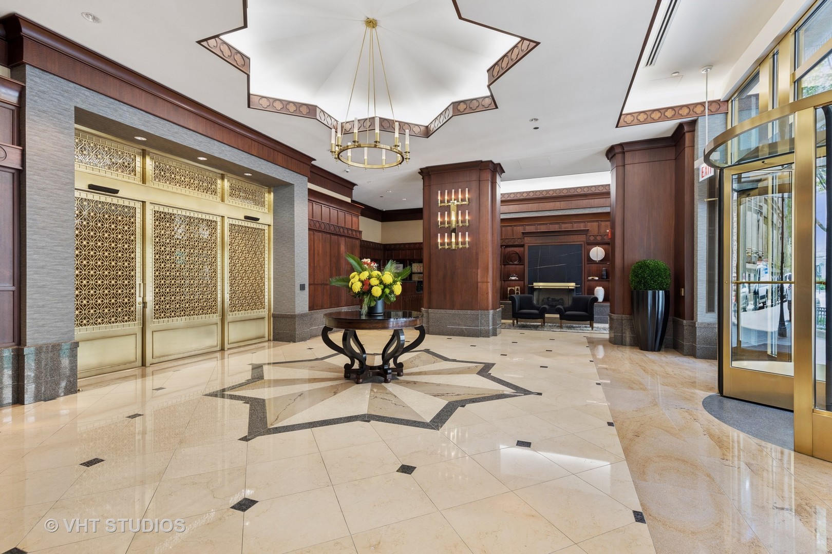 21 E HURON Street 1806