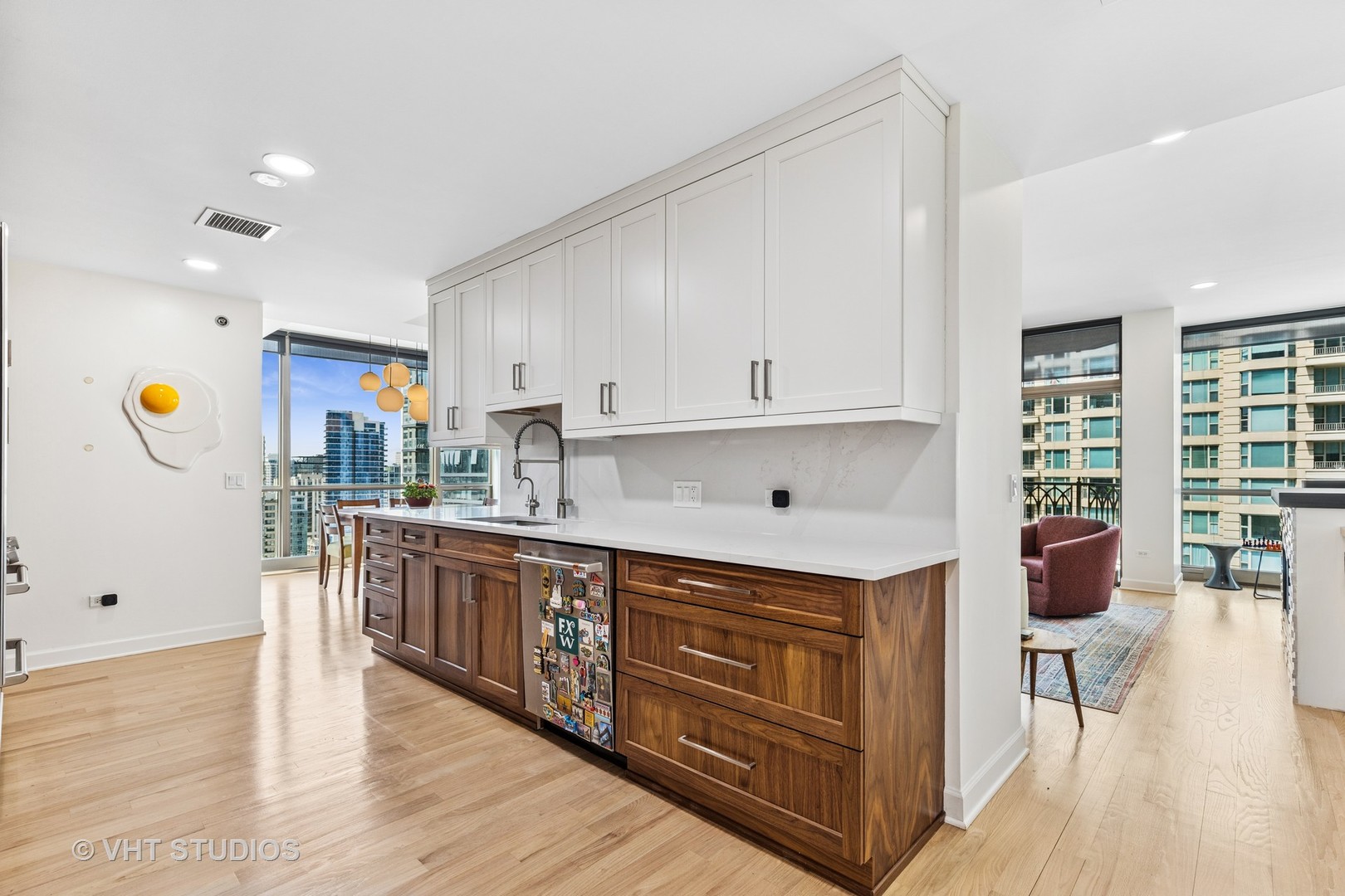 21 E HURON Street 1806