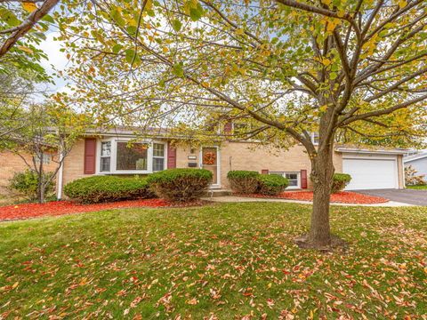 Photo of 212 55th Place, Downers Grove, IL 60516 (MLS # 12503009) Photo of 212 55th Place, Downers Grove, IL 60516 (MLS # 12503009)