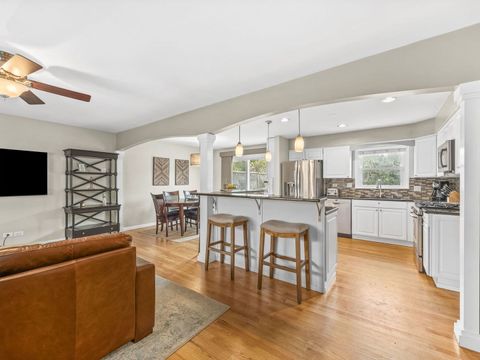 Tiny photo for 212 55th Place, Downers Grove, IL 60516 (MLS # 12503009)