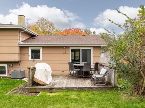 Tiny photo for 212 55th Place, Downers Grove, IL 60516 (MLS # 12503009)