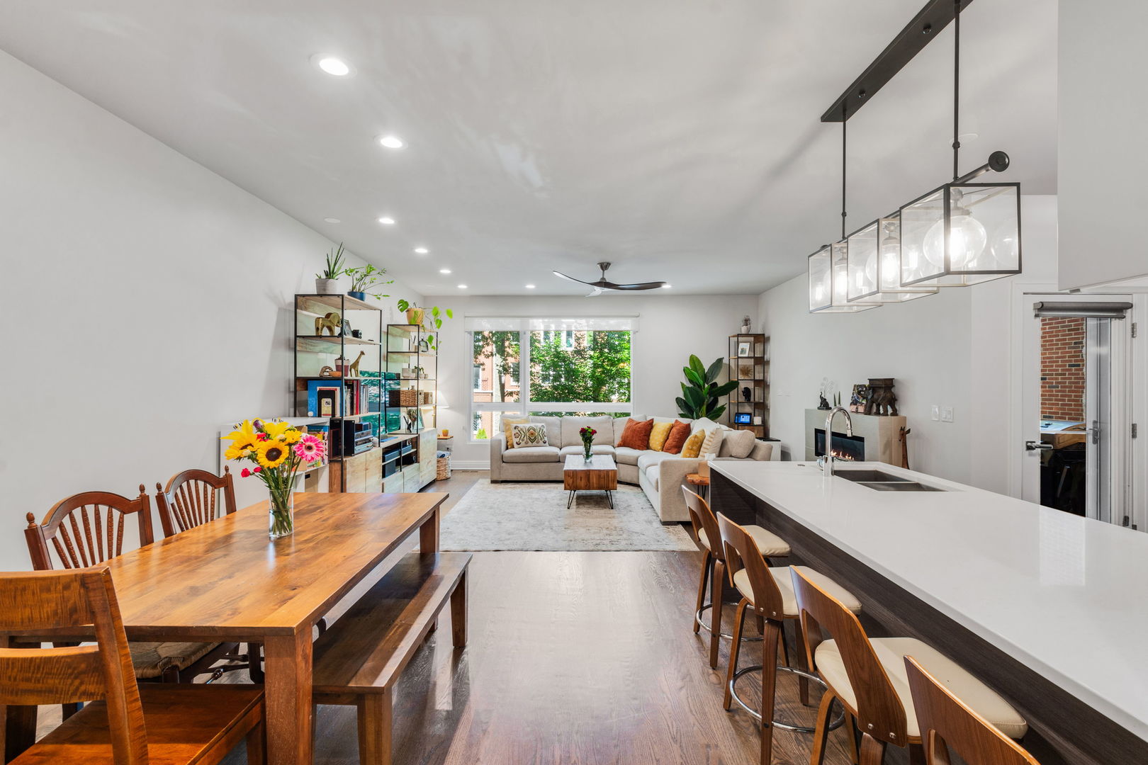 933 W George Street 2