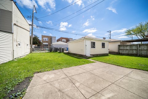Tiny photo for 10441 S Avenue H Avenue, Chicago, IL 60617 (MLS # 12639187)