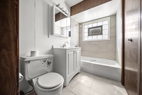 Tiny photo for 10441 S Avenue H Avenue, Chicago, IL 60617 (MLS # 12639187)