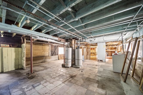 Tiny photo for 10441 S Avenue H Avenue, Chicago, IL 60617 (MLS # 12639187)
