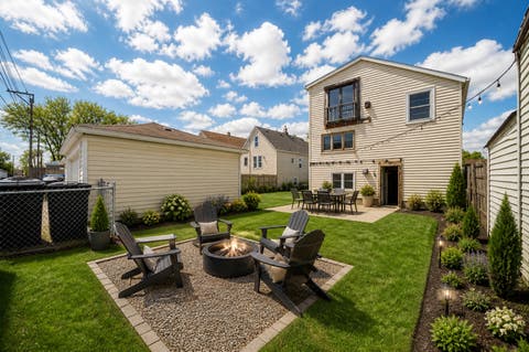 Tiny photo for 10441 S Avenue H Avenue, Chicago, IL 60617 (MLS # 12639187)