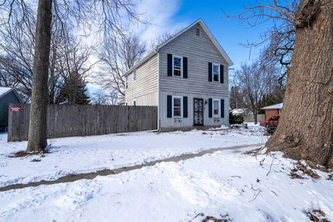 Tiny photo for 1101 Low Street, Bloomington, IL 61701 (MLS # 12557037)