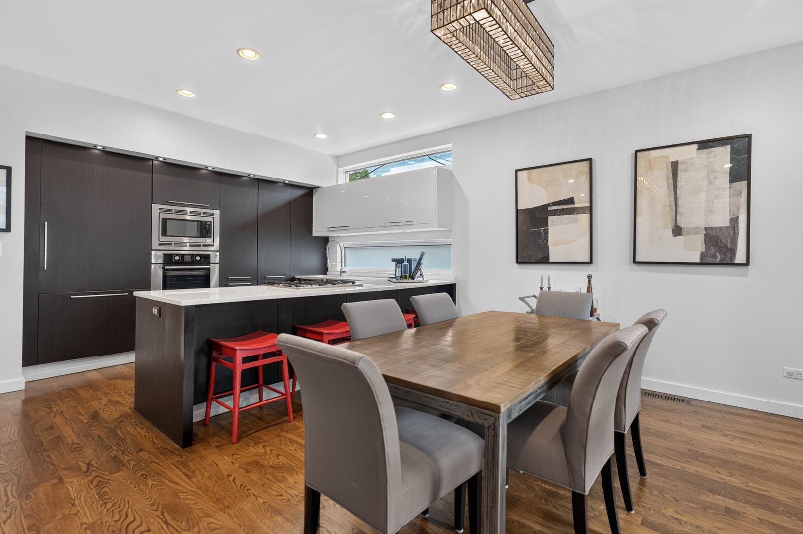 2012 W Shakespeare Avenue 1