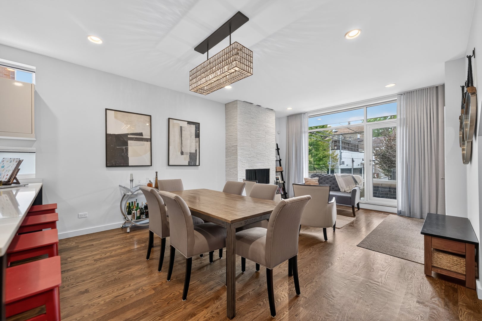 2012 W Shakespeare Avenue 1