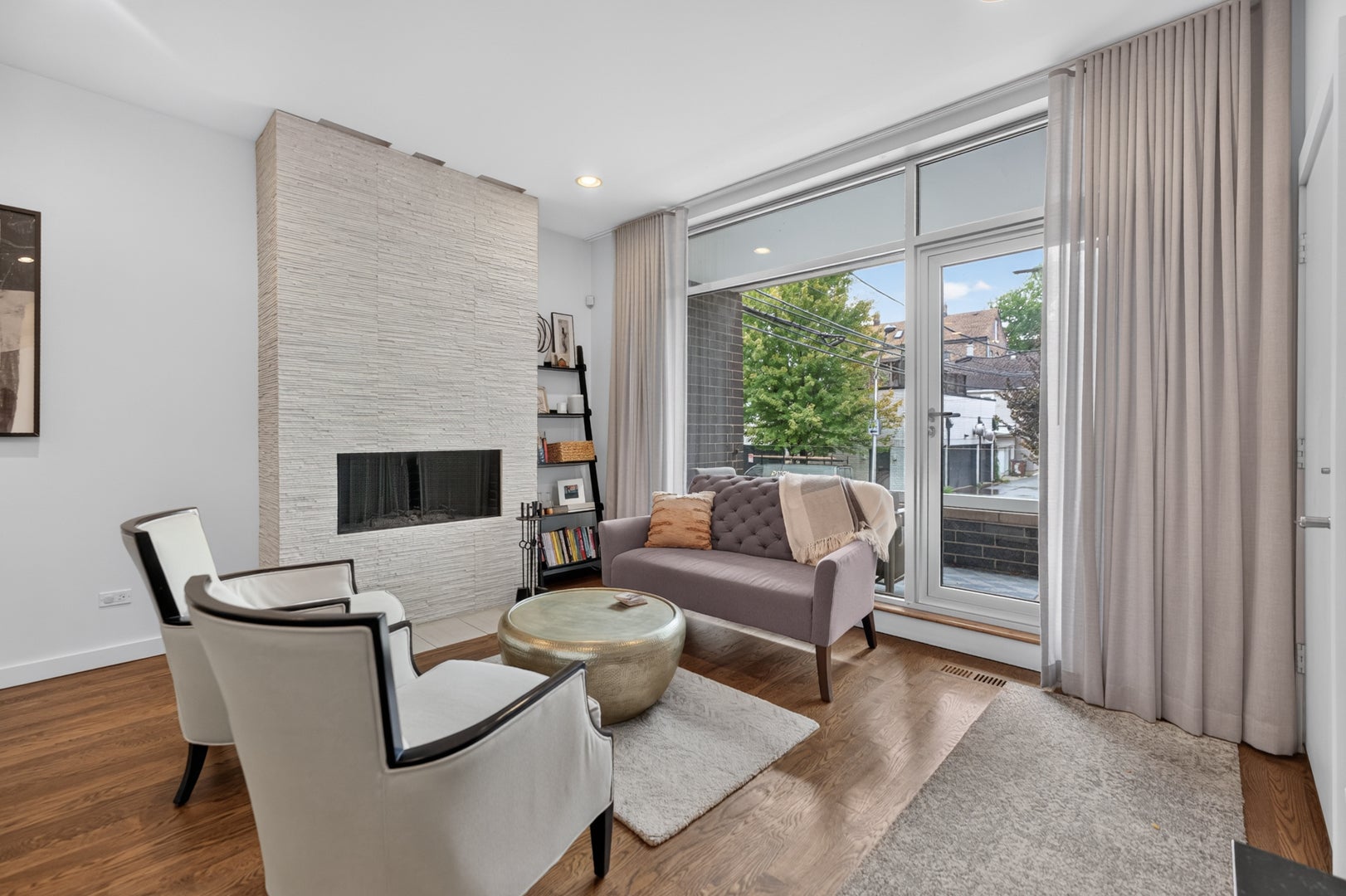 2012 W Shakespeare Avenue 1