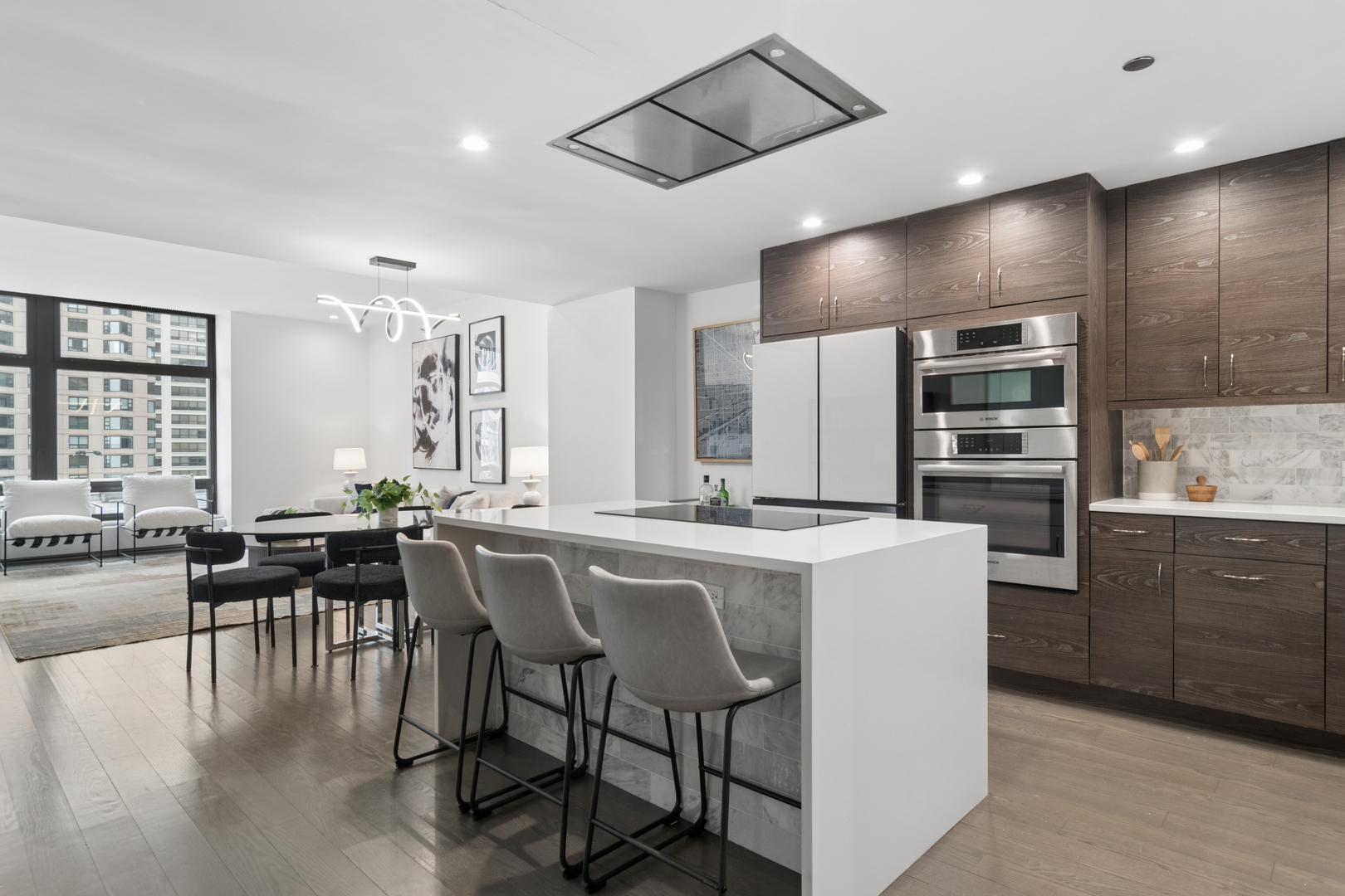 680 N Lake Shore Drive 916