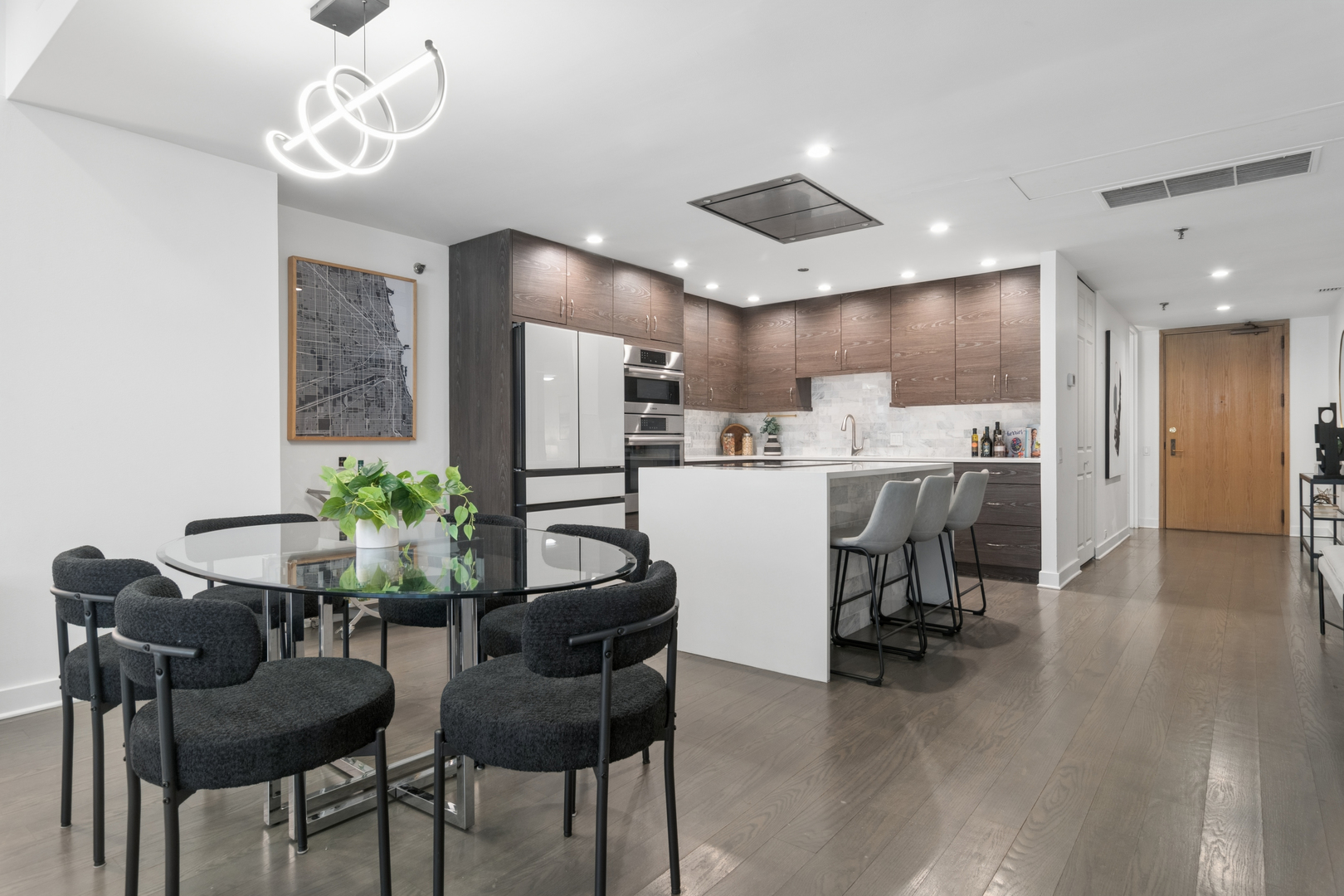 680 N Lake Shore Drive 916