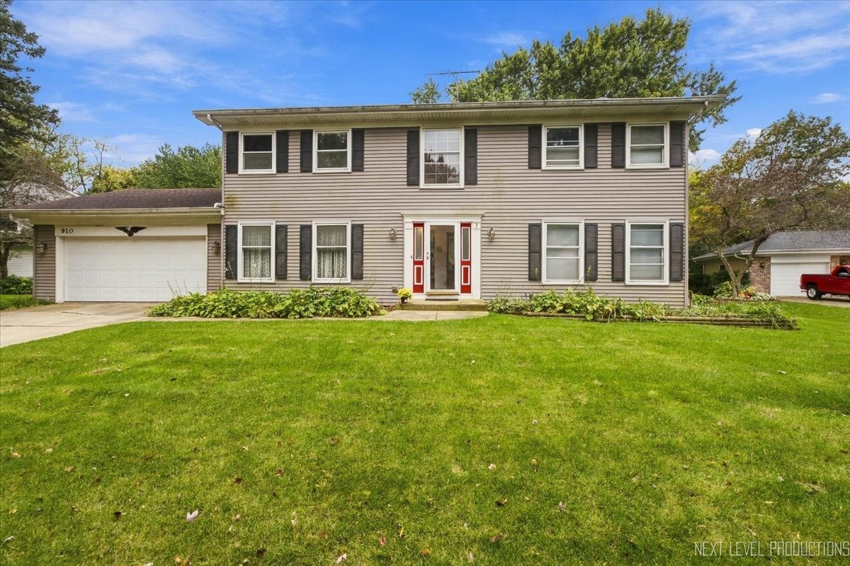 910 Redwing Drive