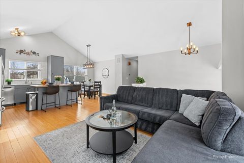 Tiny photo for 466 VALLEY FORGE Avenue, South Elgin, IL 60177 (MLS # 12600731)