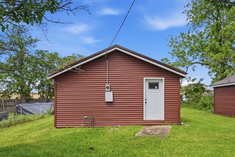 Tiny photo for 2435 53rd Street A, Moline, IL 51265 (MLS # 12656656)