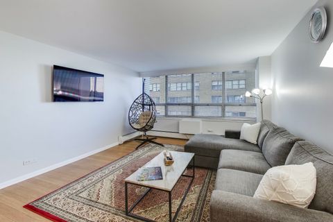 Tiny photo for 6171 N Sheridan Road #806, Chicago, IL 60660 (MLS # 12597957)