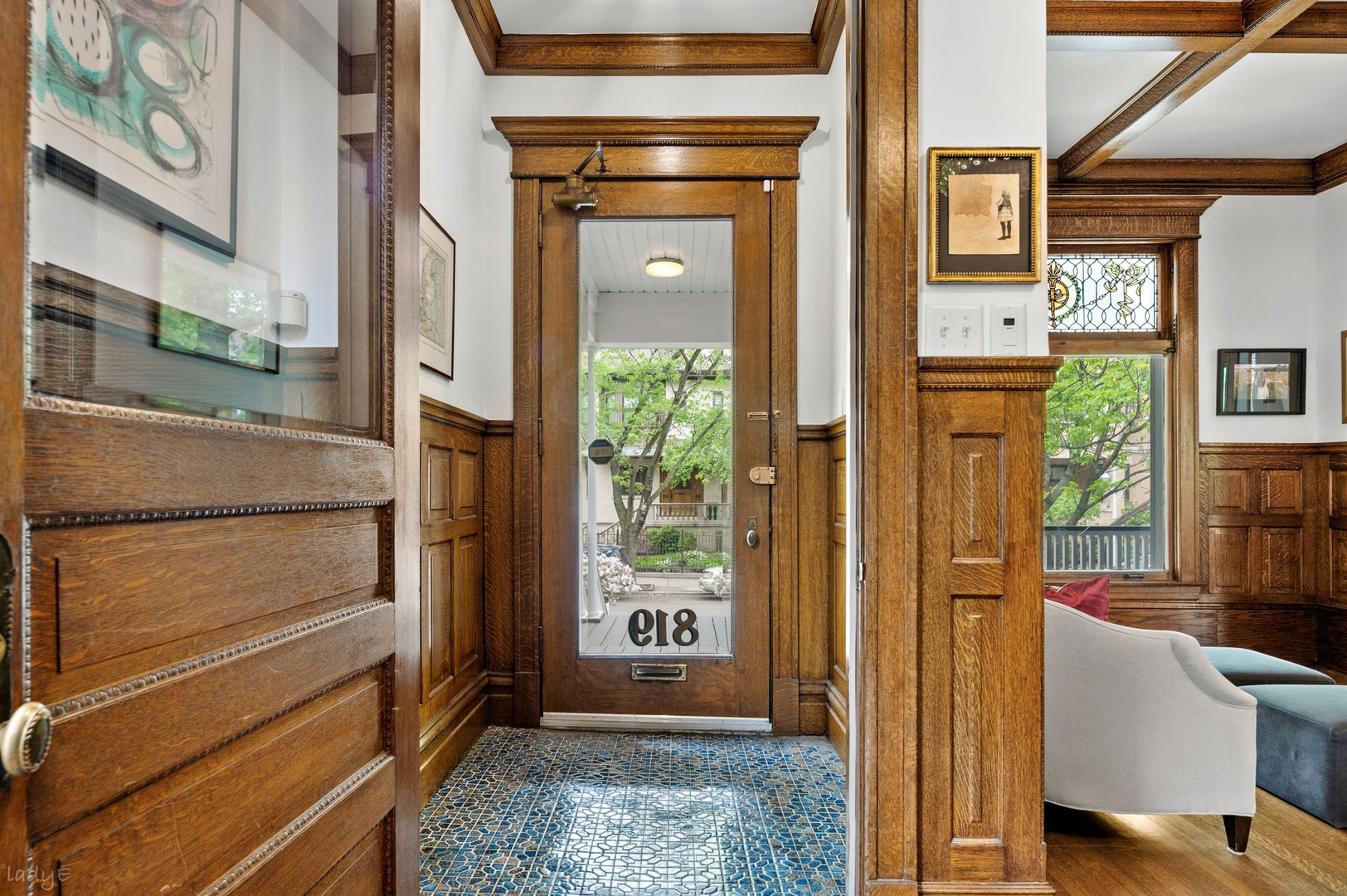 819 W Junior Terrace