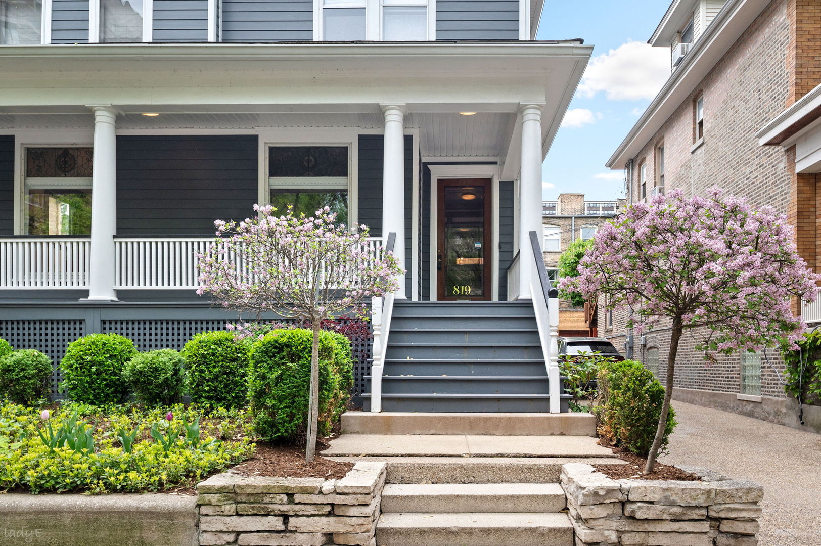 819 W Junior Terrace