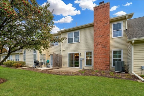 Tiny photo for 36098 N New Bridge Court, Gurnee, IL 60031 (MLS # 12787458)