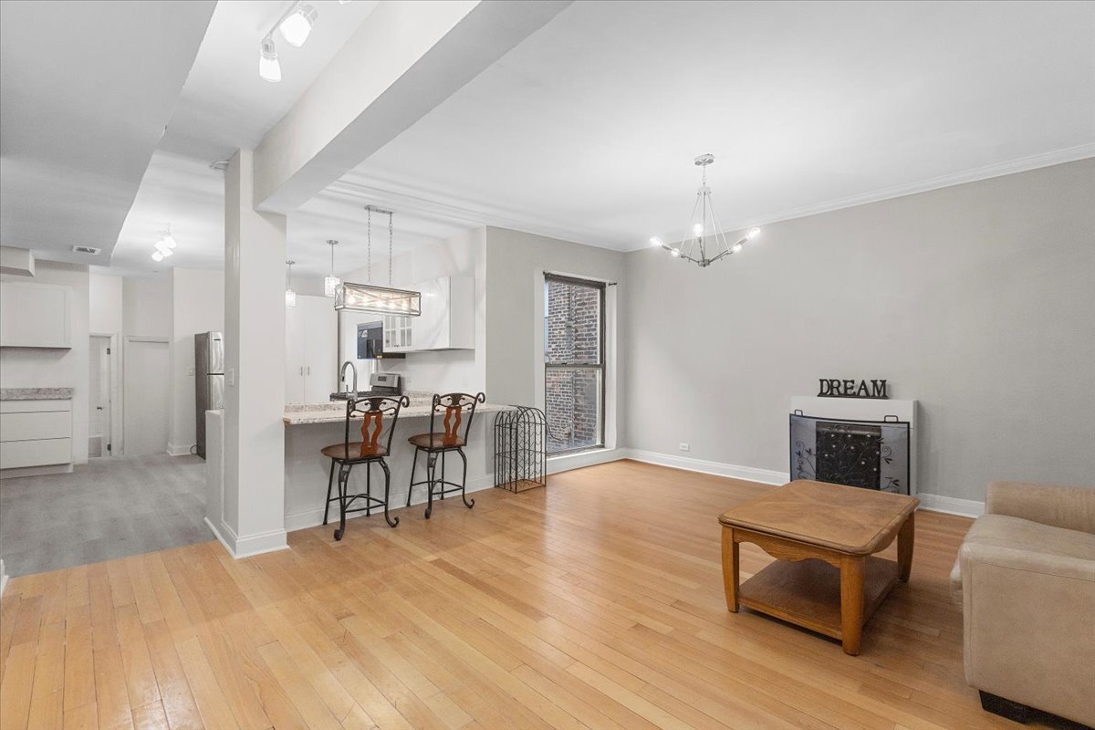 14 W Chestnut Street 4R