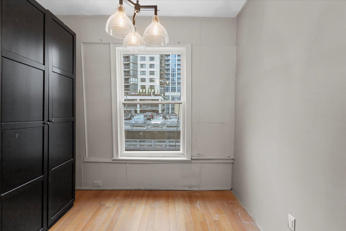 14 W Chestnut Street 4R