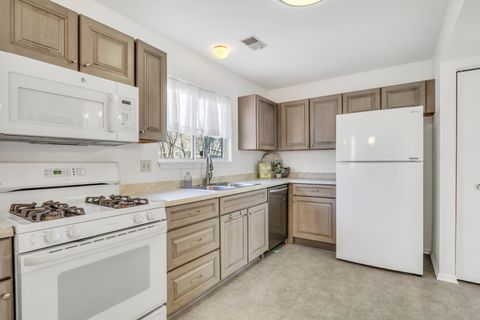 Tiny photo for 1388 Huntington Drive, Mundelein, IL 60060 (MLS # 12597091)