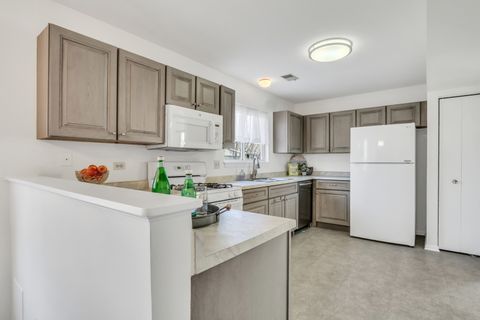 Tiny photo for 1388 Huntington Drive, Mundelein, IL 60060 (MLS # 12597091)